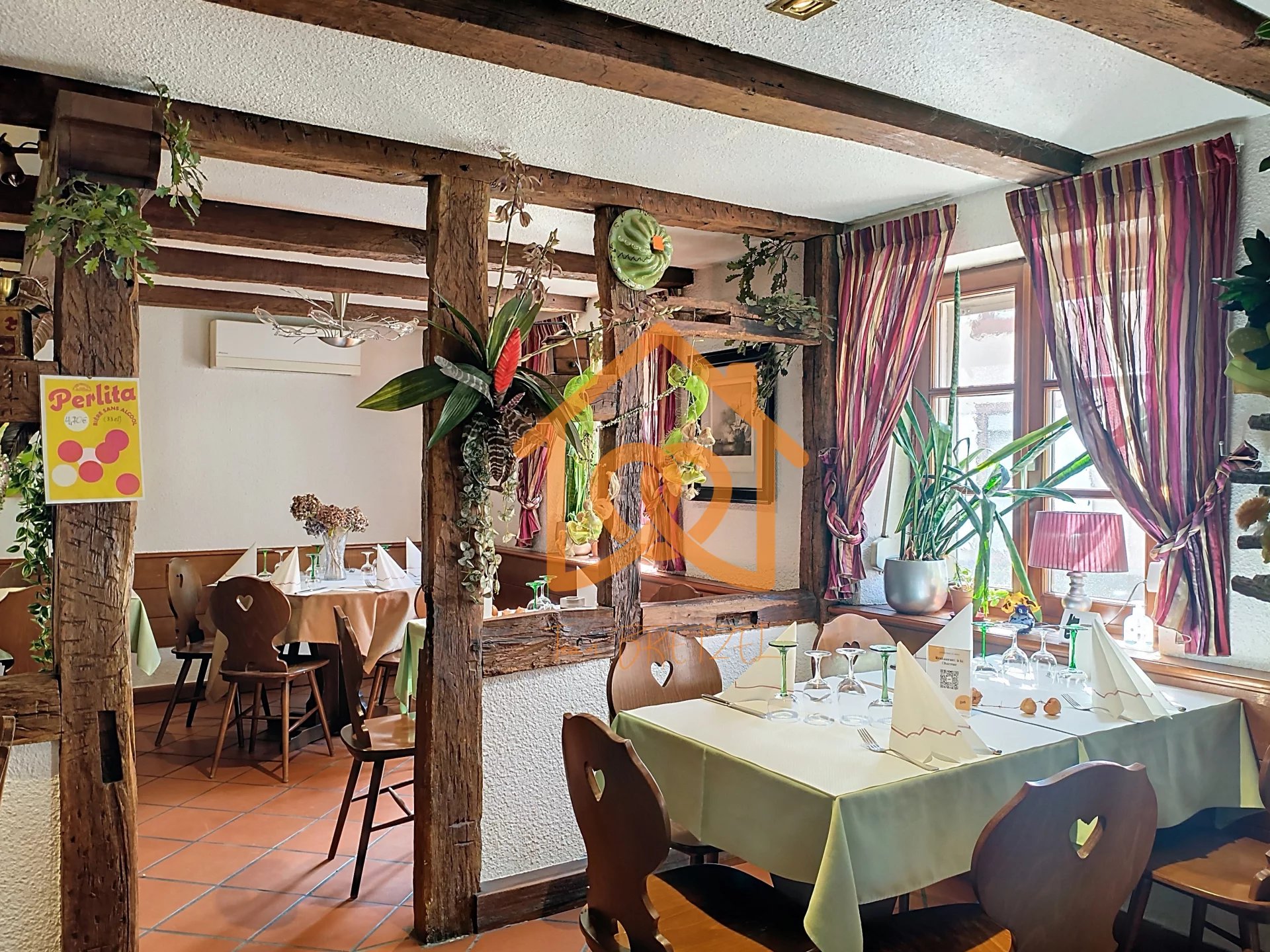 ENSEMBLE IMMOBILIER : MURS, FONDS DE COMMERCE & APPARTEMENT – RESTAURANT AVEC LICENCE IV - Premi'home Agence immobilière Aix En Provence