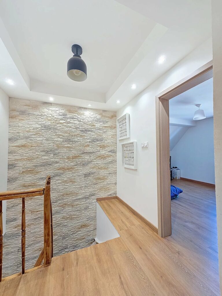 Charmante Maison Rénovée avec 4 Chambres au Cœur de Niederschaeffolsheim » - Premi'home Agence immobilière Aix En Provence