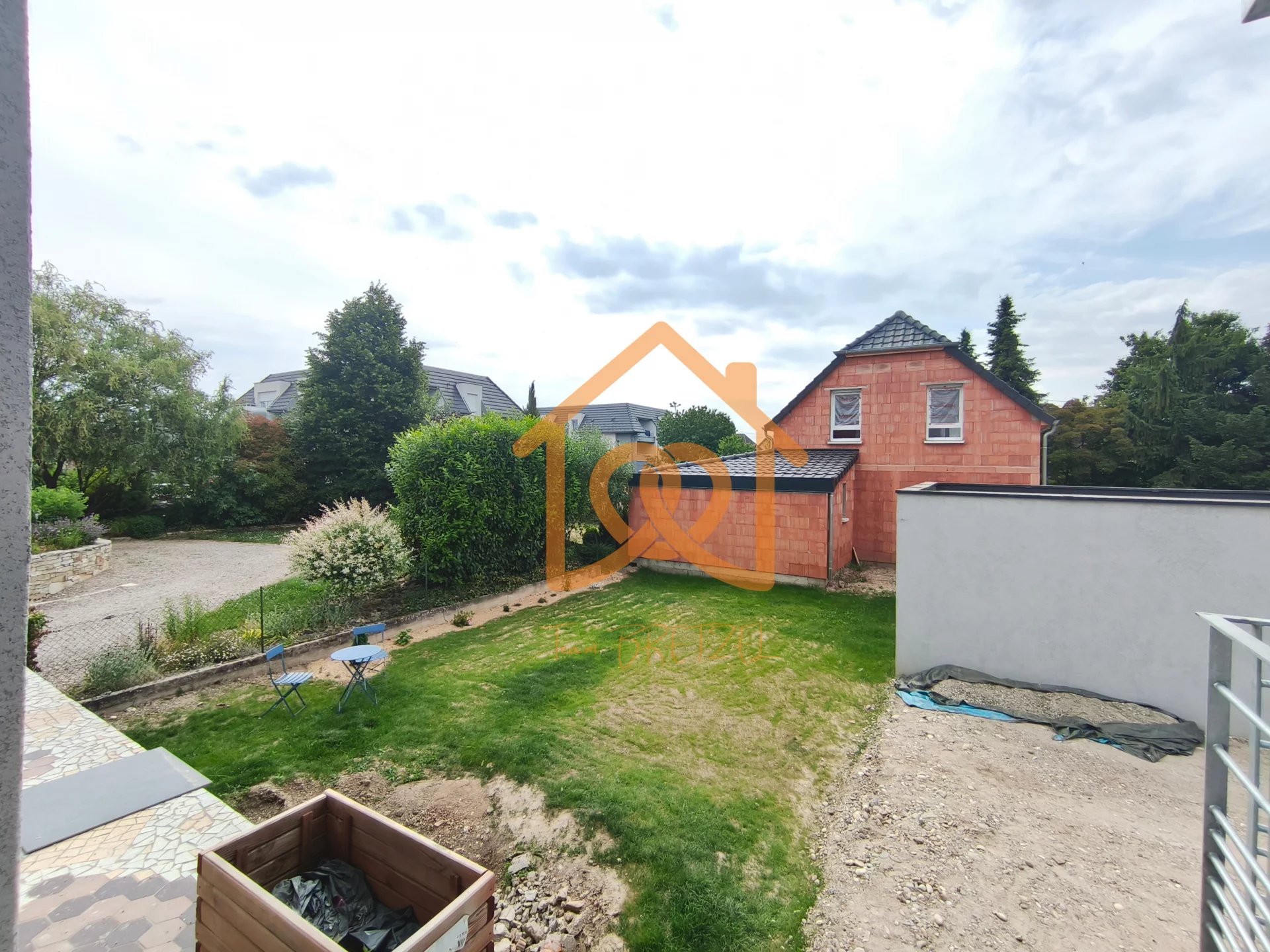 À Geispolsheim Village : Appartement avec garage, parking et un are de terrain - Premi'home Agence immobilière Aix En Provence