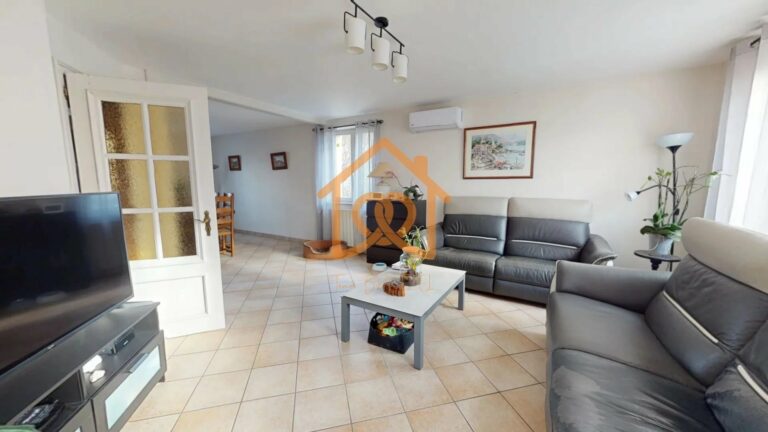 En exclusivité Jolie Maison de 150m² au sol à HOLTZHEIM avec piscine chauffée, climatisation sur 7 ares de terrain - Premi'home Agence immobilière Aix En Provence