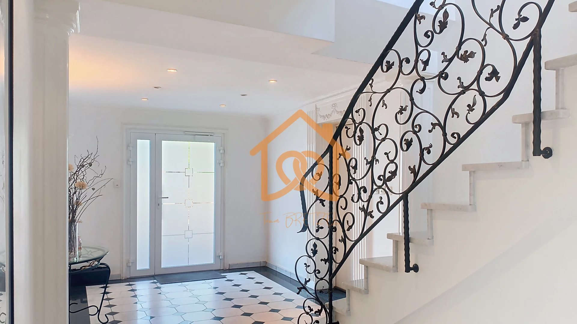 Bel appartement T3 CLIMATISE, sans vis à vis, terrasse, combles aménageables et 2 Garages - Premi'home Agence immobilière Aix En Provence