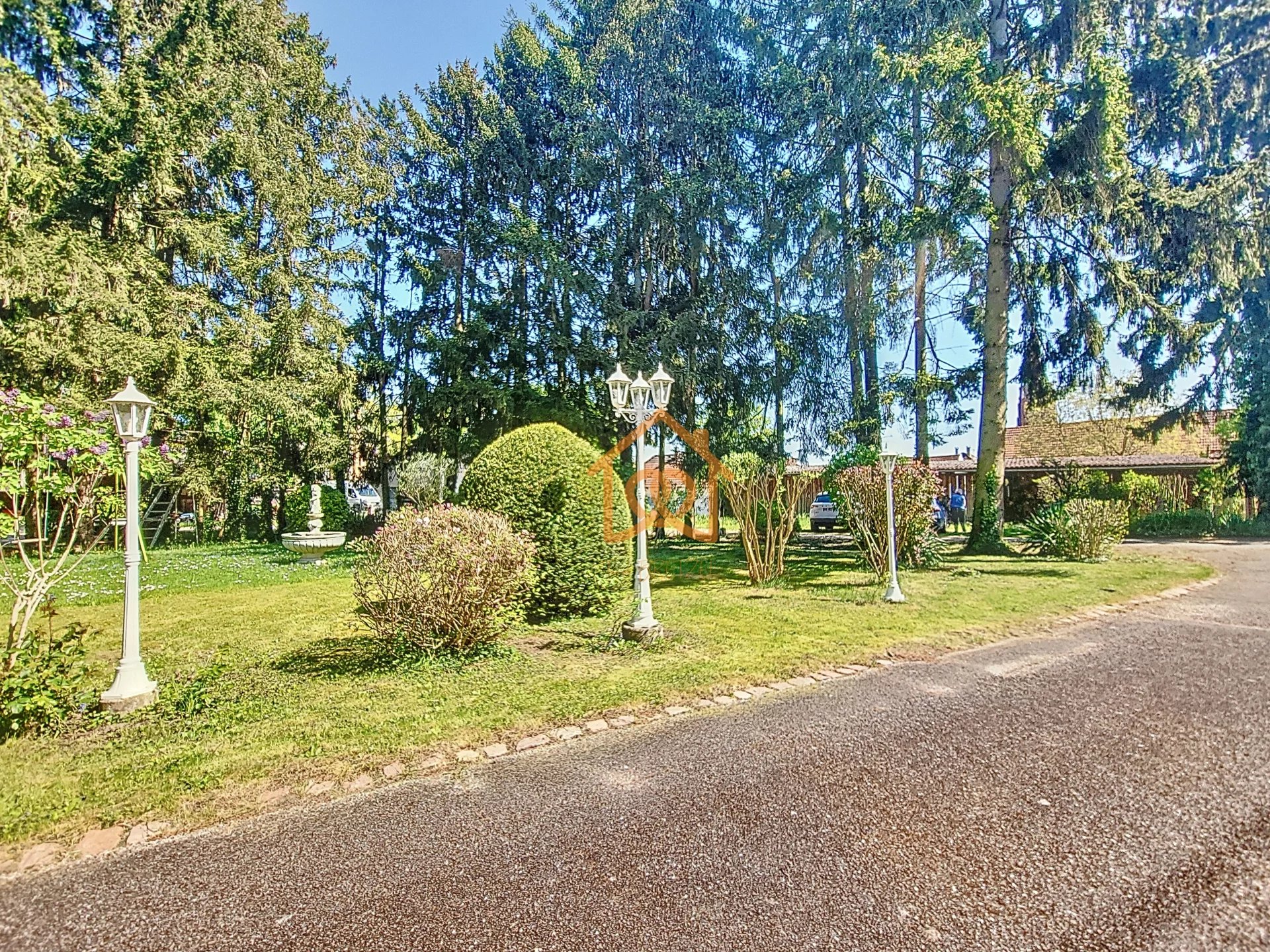 Bien immobilier multi-usage à WEITBRUCH - Premi'home Agence immobilière Aix En Provence