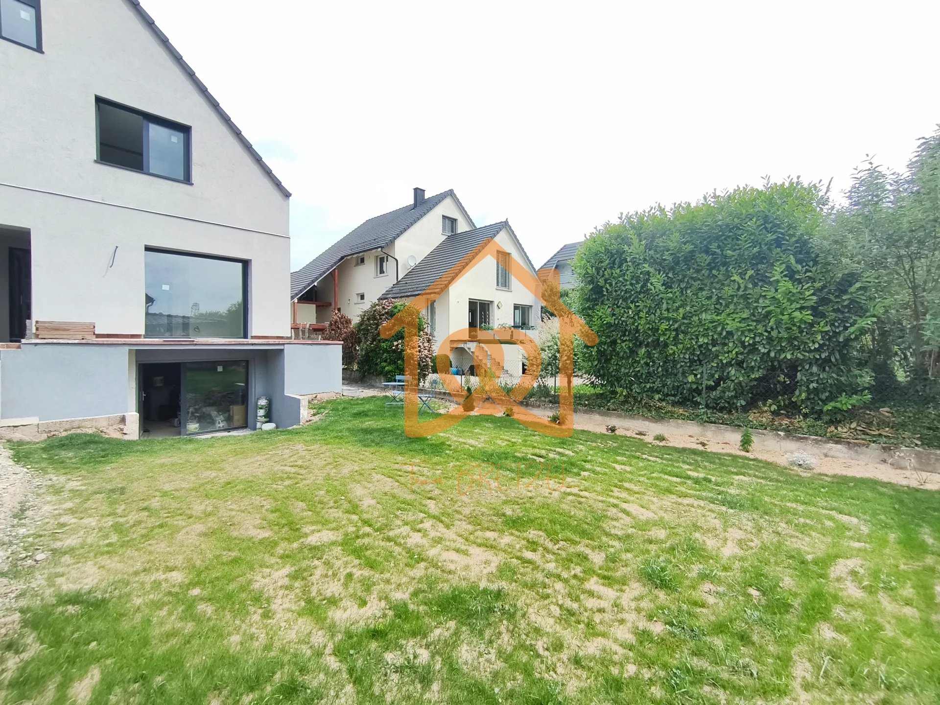 À Geispolsheim Village : Appartement avec garage, parking et un are de terrain - Premi'home Agence immobilière Aix En Provence
