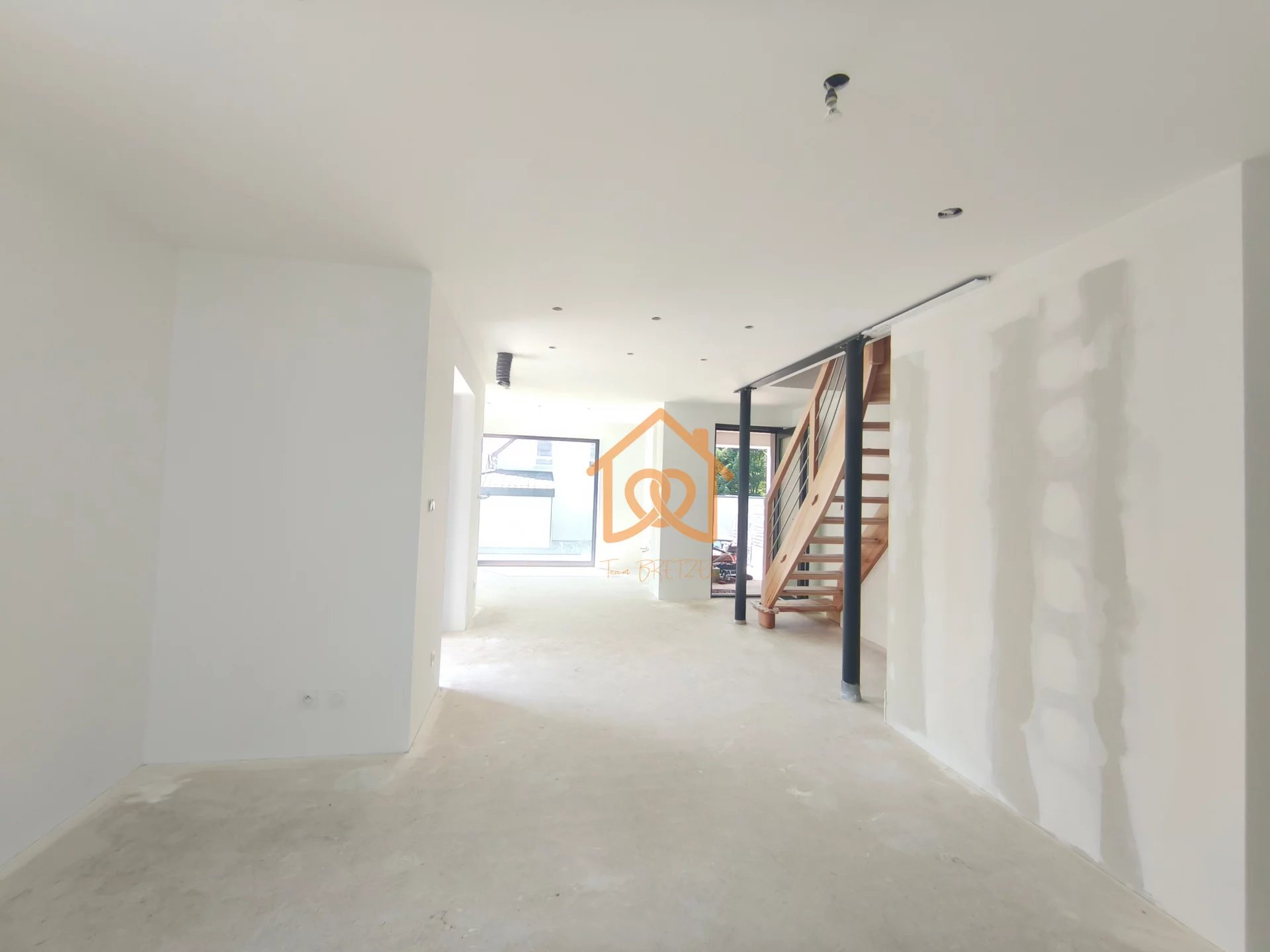 À Geispolsheim Village : Appartement avec garage, parking cave intégrale et un are de terrain - Premi'home Agence immobilière Aix En Provence