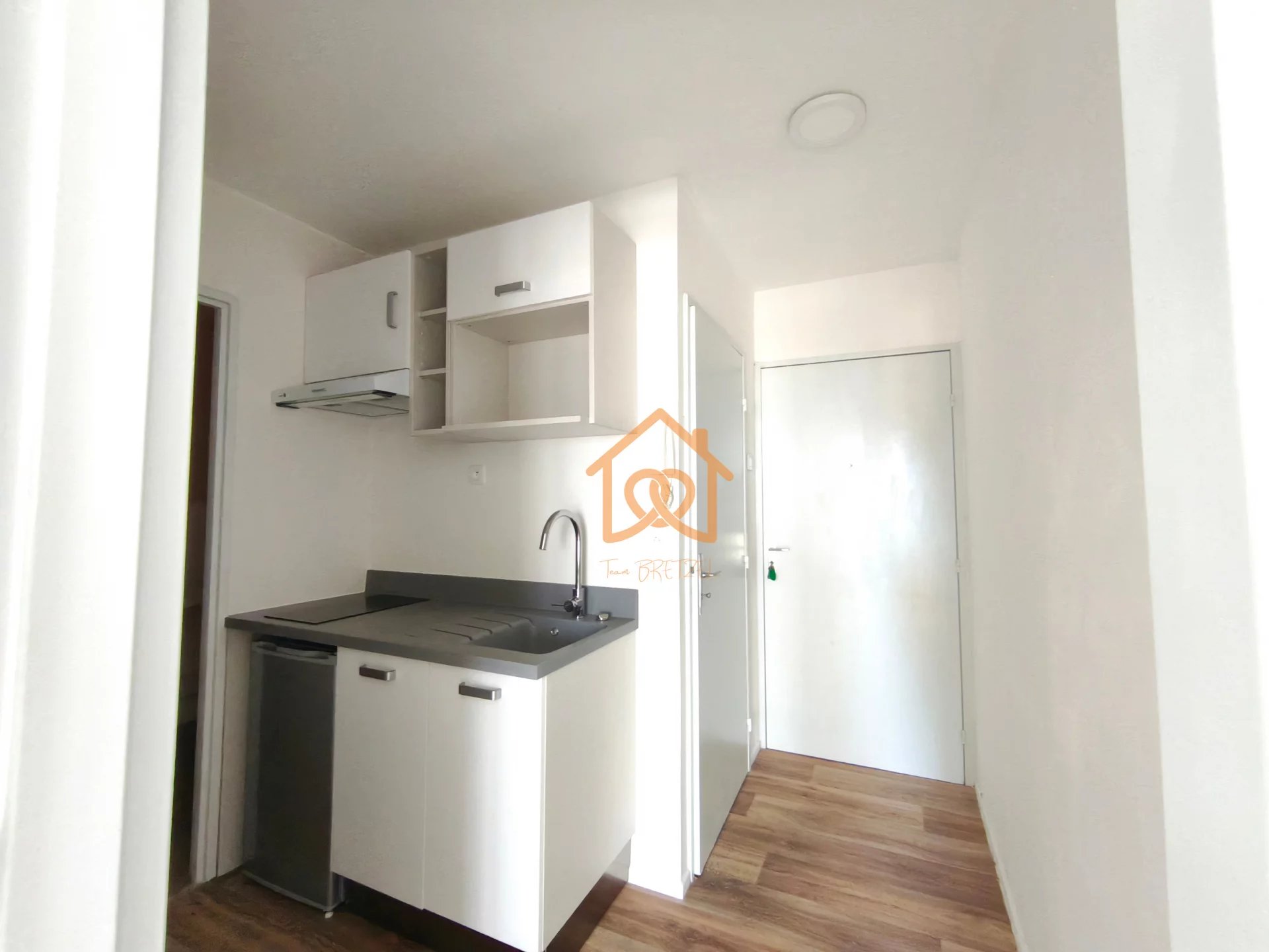 Charmant appartement 1 pièce avec balcon et parking – Strasbourg NEUDORF - Premi'home Agence immobilière Aix En Provence