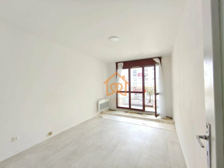 Charmant appartement 1 pièce avec balcon et parking – Strasbourg NEUDORF - Premi'home Agence immobilière Aix En Provence