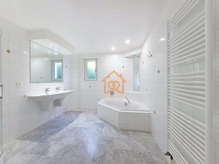 À VENDRE – VILLA au cœur du domaine du Golf de la Wantzenau - Premi'home Agence immobilière Aix En Provence