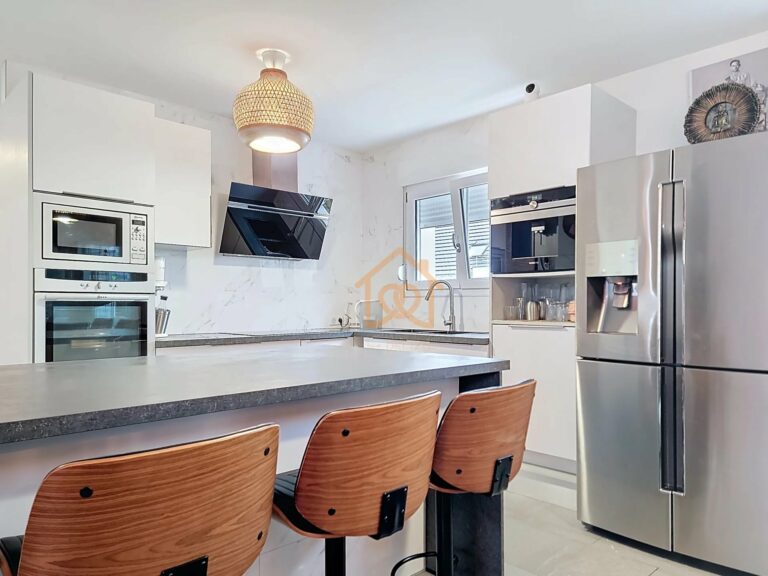 Appartement Prestige 133 m² avec Jardin Privatif  310 m2 - Premi'home Agence immobilière Aix En Provence