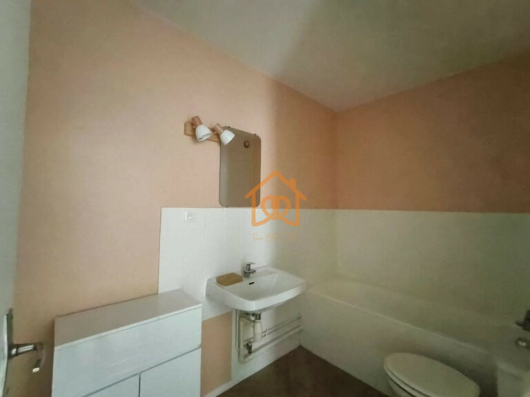 Charmant appartement 1 pièce avec balcon et parking – Strasbo - Premi'home Agence immobilière Aix En Provence