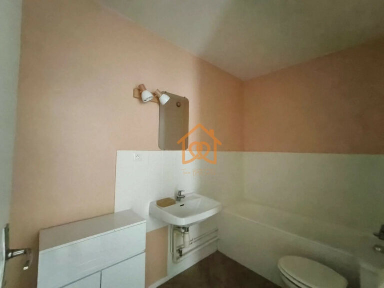 Charmant appartement 1 pièce avec balcon et parking – Strasbo - Premi'home Agence immobilière Aix En Provence