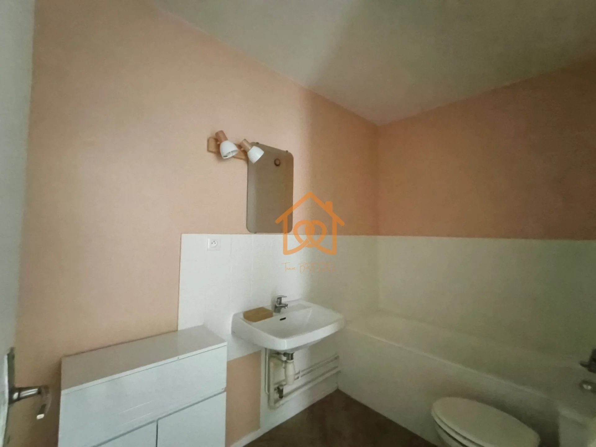 Charmant appartement 1 pièce avec balcon et parking – Strasbo - Premi'home Agence immobilière Aix En Provence