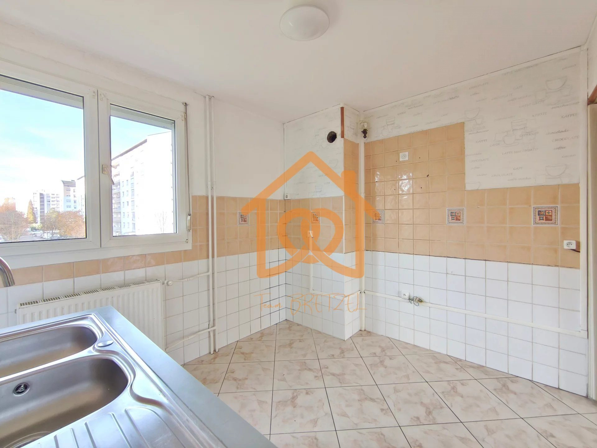 Bel Appartement traversant à la Meinau, 2ème étage avec 3 cha - Premi'home Agence immobilière Aix En Provence