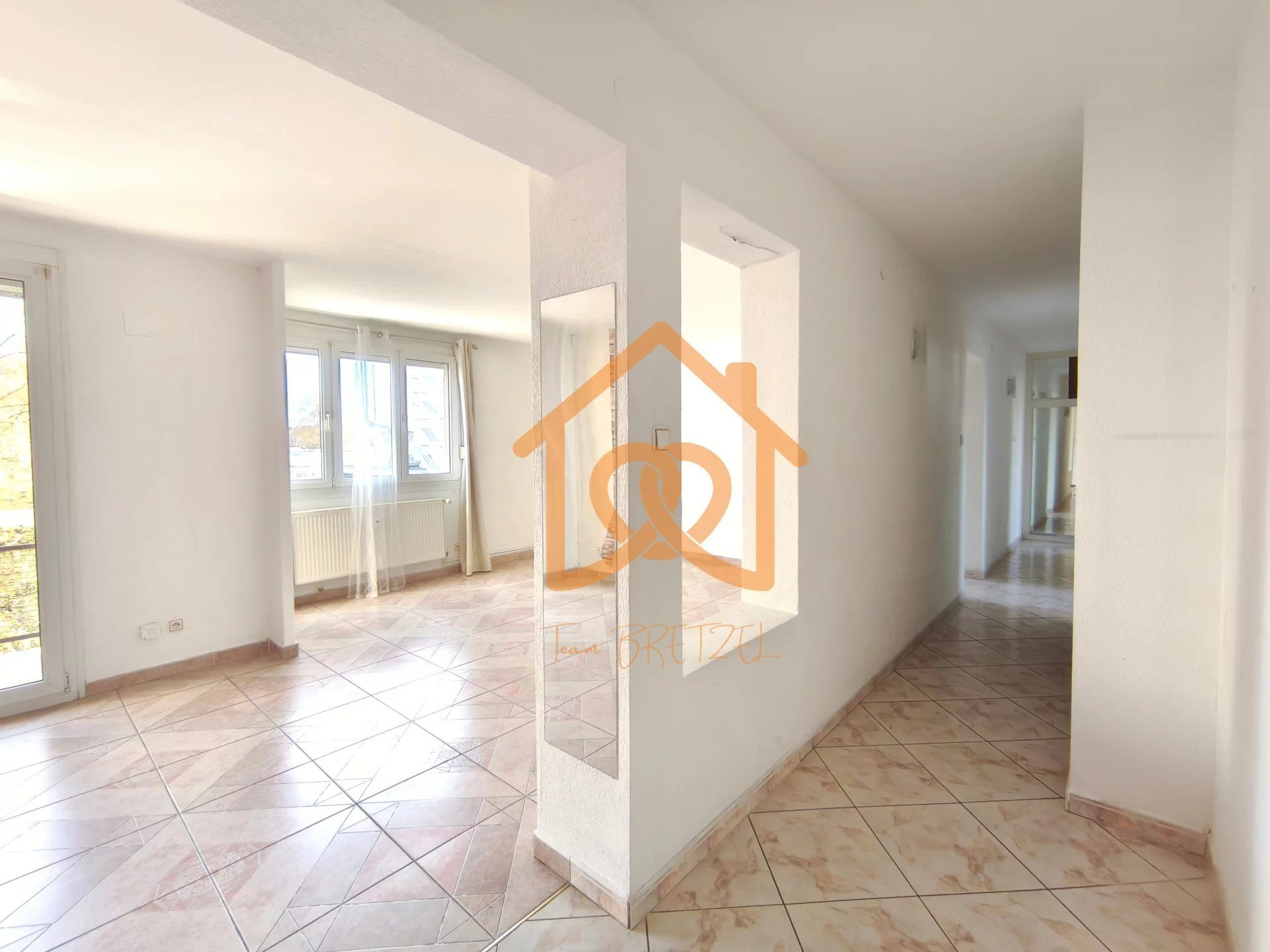 Bel Appartement traversant à la Meinau, 2ème étage avec 3 cha - Premi'home Agence immobilière Aix En Provence