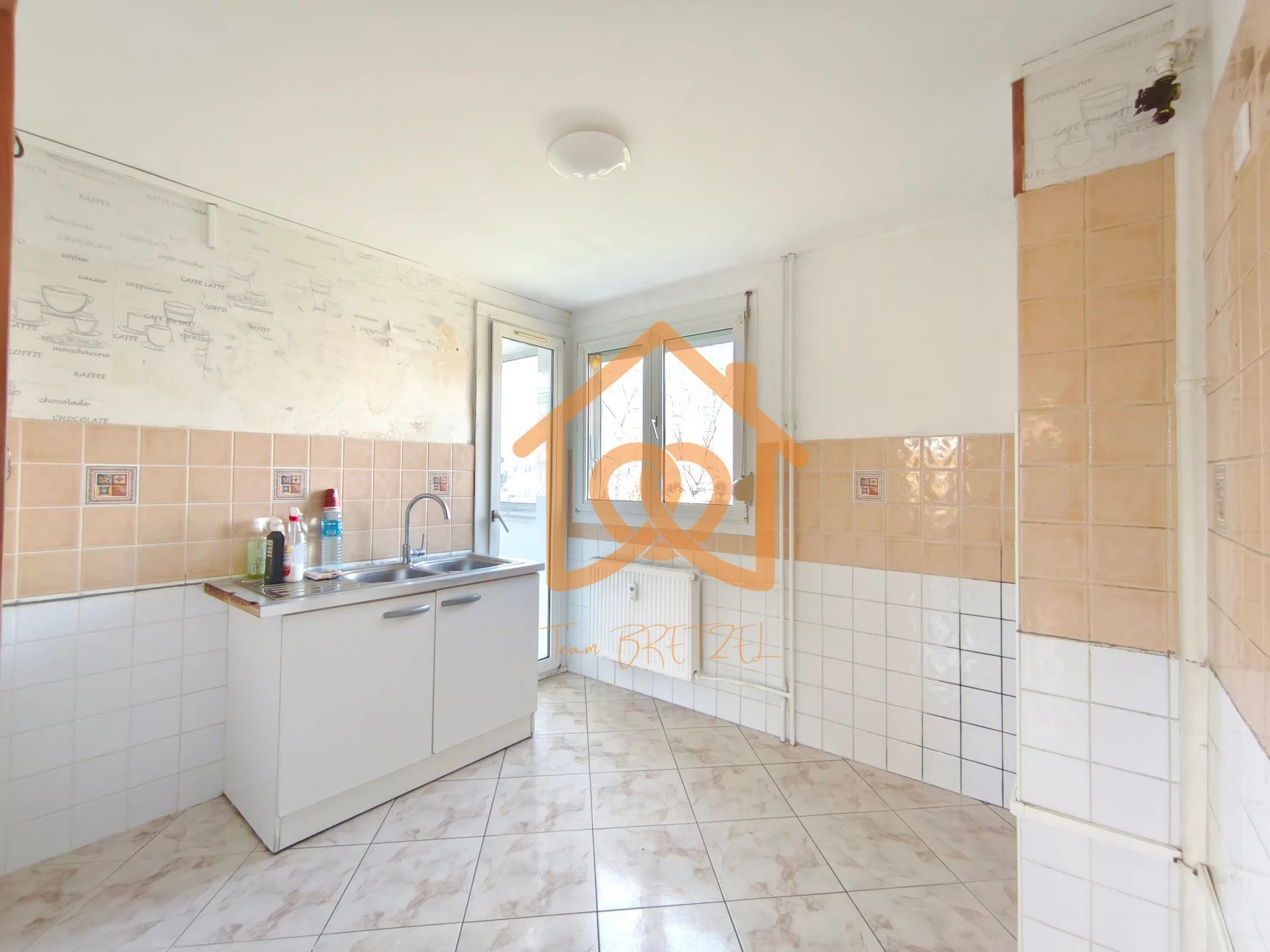 Bel Appartement traversant à la Meinau, 2ème étage avec 3 cha - Premi'home Agence immobilière Aix En Provence