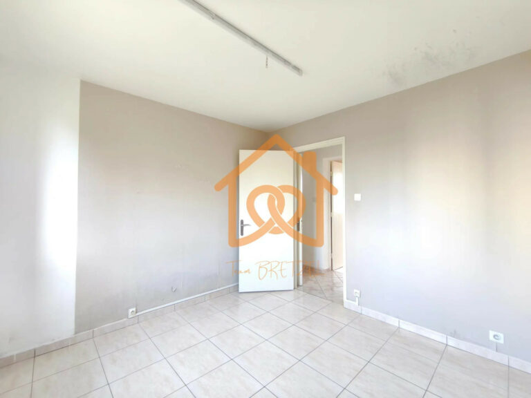 Bel Appartement traversant à la Meinau, 2ème étage avec 3 cha - Premi'home Agence immobilière Aix En Provence