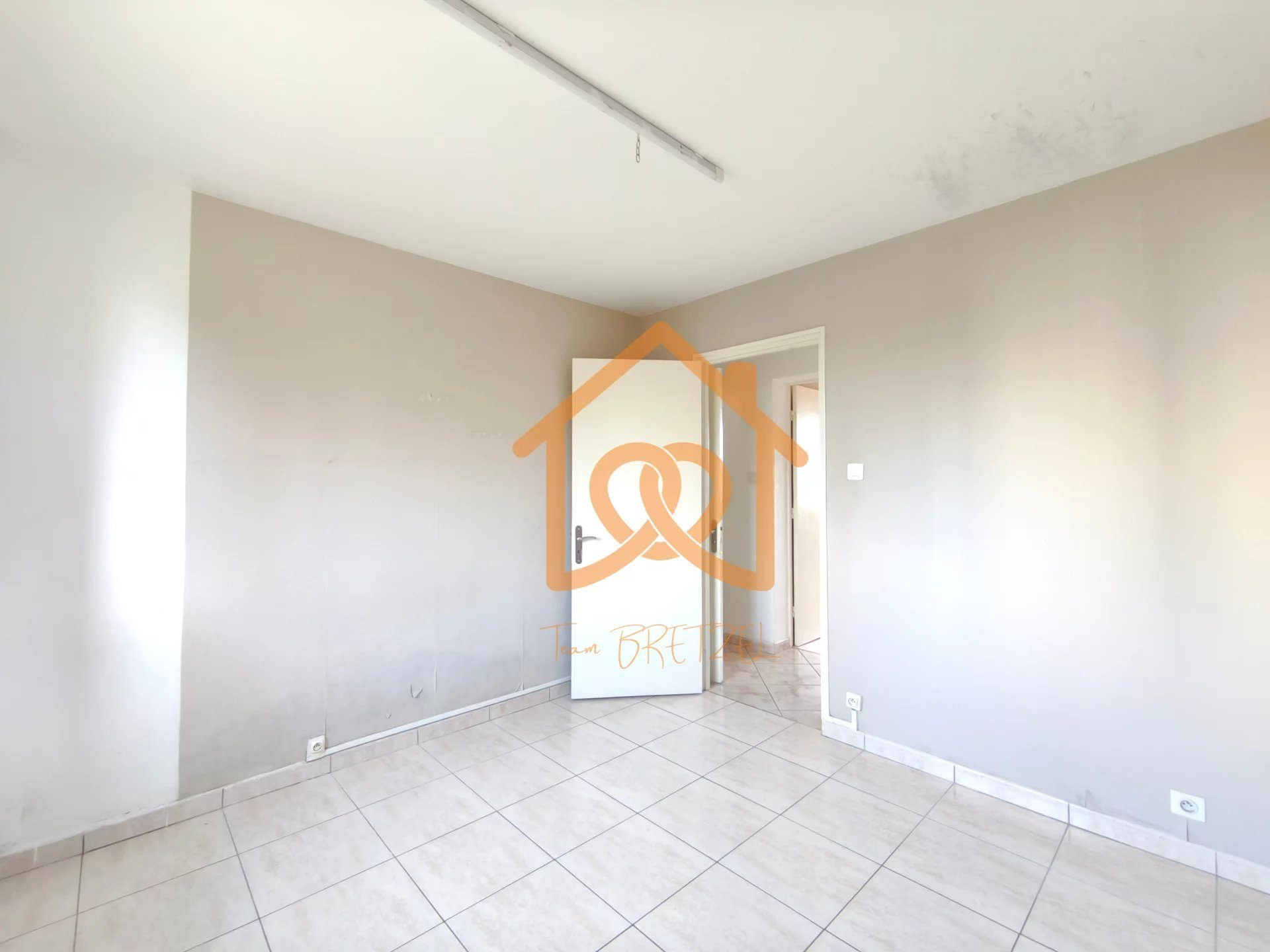 Bel Appartement traversant à la Meinau, 2ème étage avec 3 cha - Premi'home Agence immobilière Aix En Provence