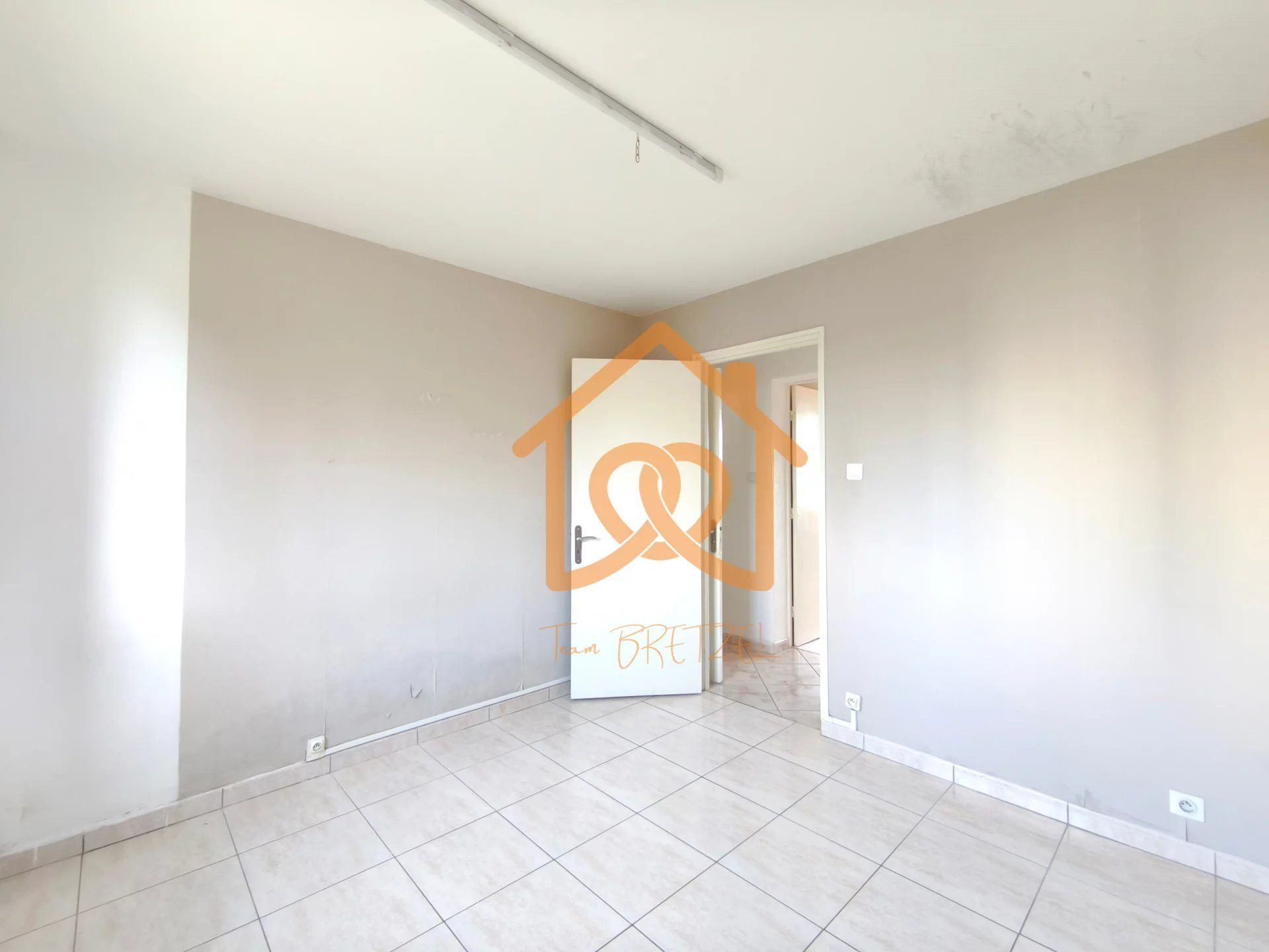 Bel Appartement traversant à la Meinau, 2ème étage avec 3 cha - Premi'home Agence immobilière Aix En Provence