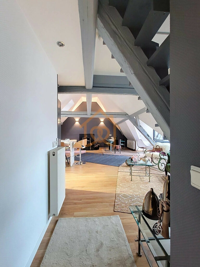 🏡 À Niederschaeffolsheim, le charme de l&rsquo;ancien avec les a - Premi'home Agence immobilière Aix En Provence