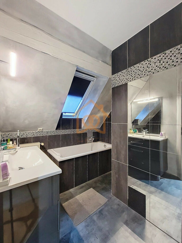 🏡 À Niederschaeffolsheim, le charme de l&rsquo;ancien avec les a - Premi'home Agence immobilière Aix En Provence