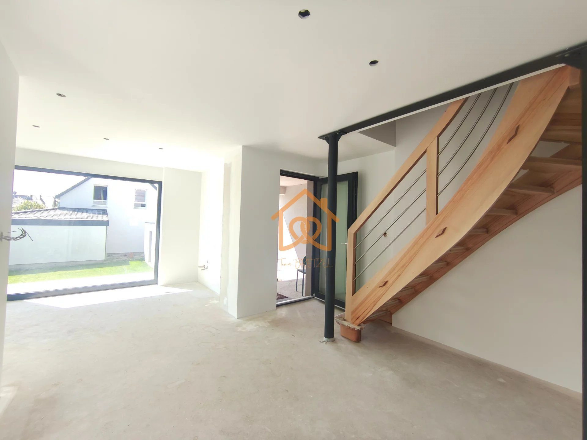 À Geispolsheim Village : Appartement avec garage, parking et un - Premi'home Agence immobilière Aix En Provence