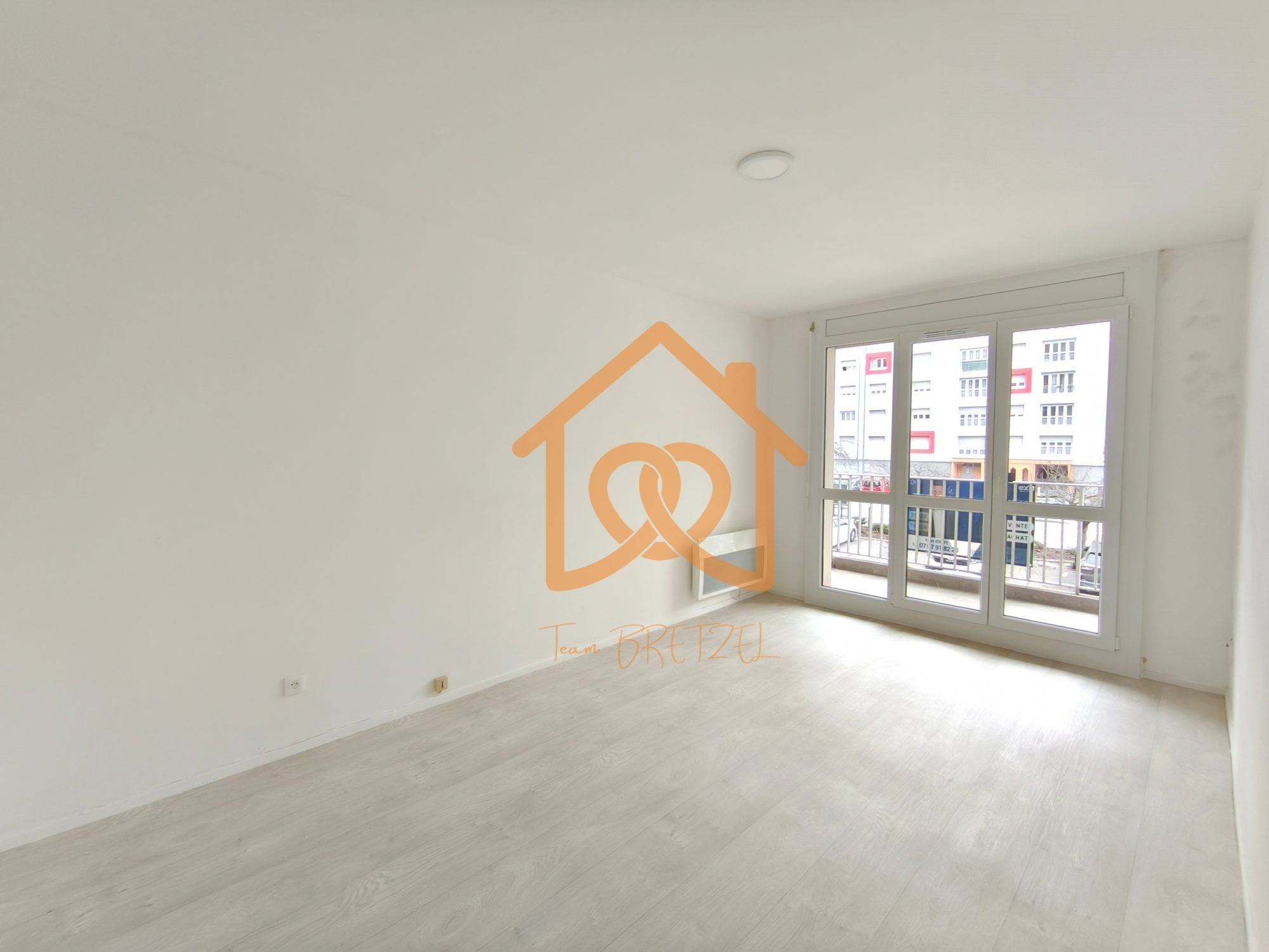 Charmant appartement 1 pièce avec balcon et parking – Strasbo - Premi'home Agence immobilière Aix En Provence