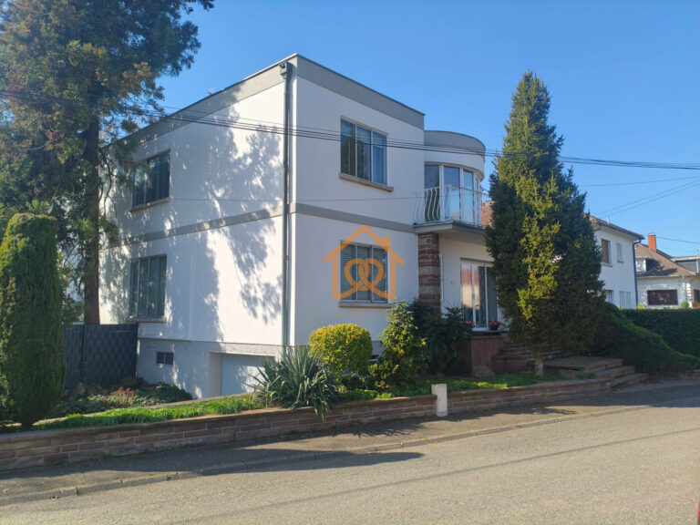 Unique ! Belle Maison de 295m² Lingolsheim sur 10 ares de terra - Premi'home Agence immobilière Aix En Provence