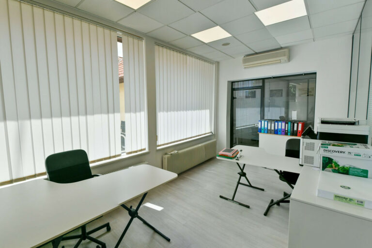 Ensemble Immobilier à usage professionnel - Premi'home Agence immobilière Aix En Provence
