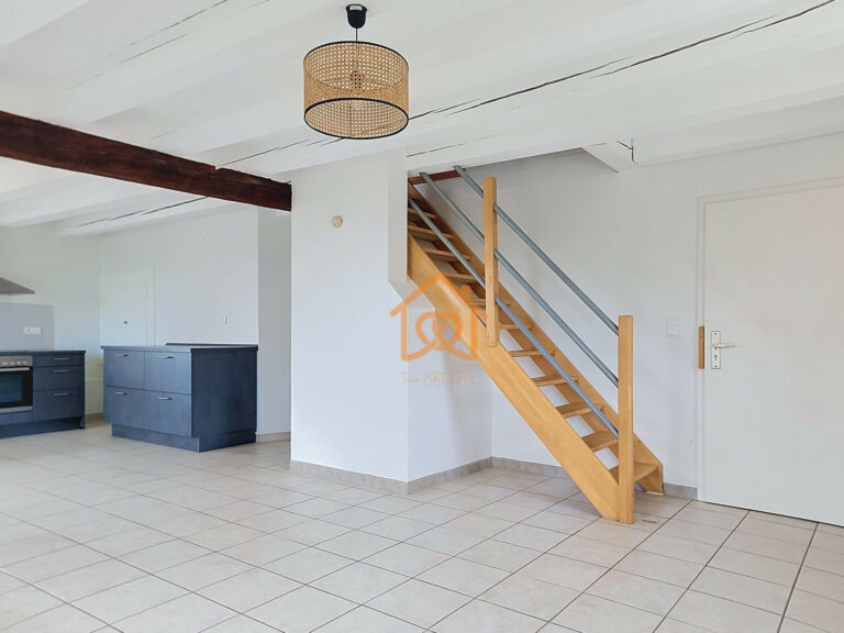 Appartement Triplex 83.71 m2 (109.05 m2 au sol) - Premi'home Agence immobilière Aix En Provence